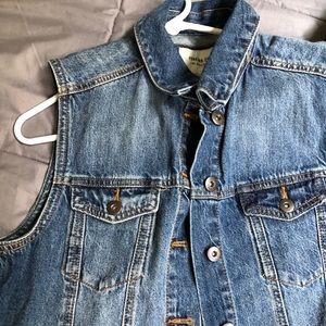 Forever 21 sleeveless denim jacket for women